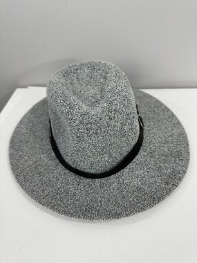 Gigi pip Gray Wide-Brim Fedora Hat with Black Band